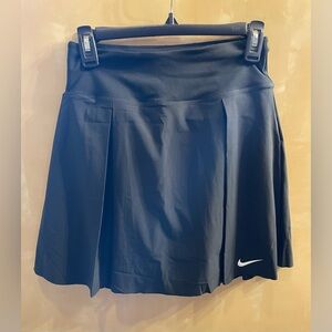 NWOT Pleated Nike Skort | size s | black